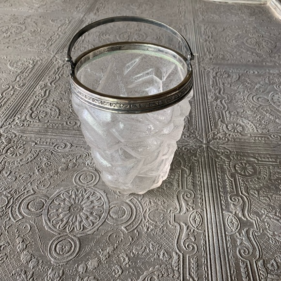 Vintage Ice Bucket with Silver handle - Picture 2 of 7